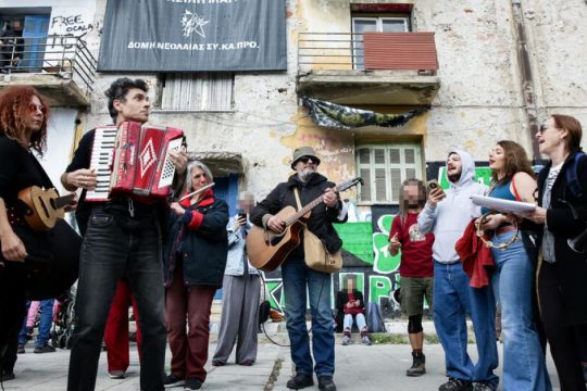 Συμπαράσταση στα Προσφυγικά